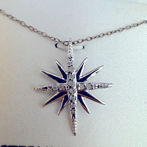 Star Necklace Diamond embedded--NIB- Silver - Picture 1 of 4